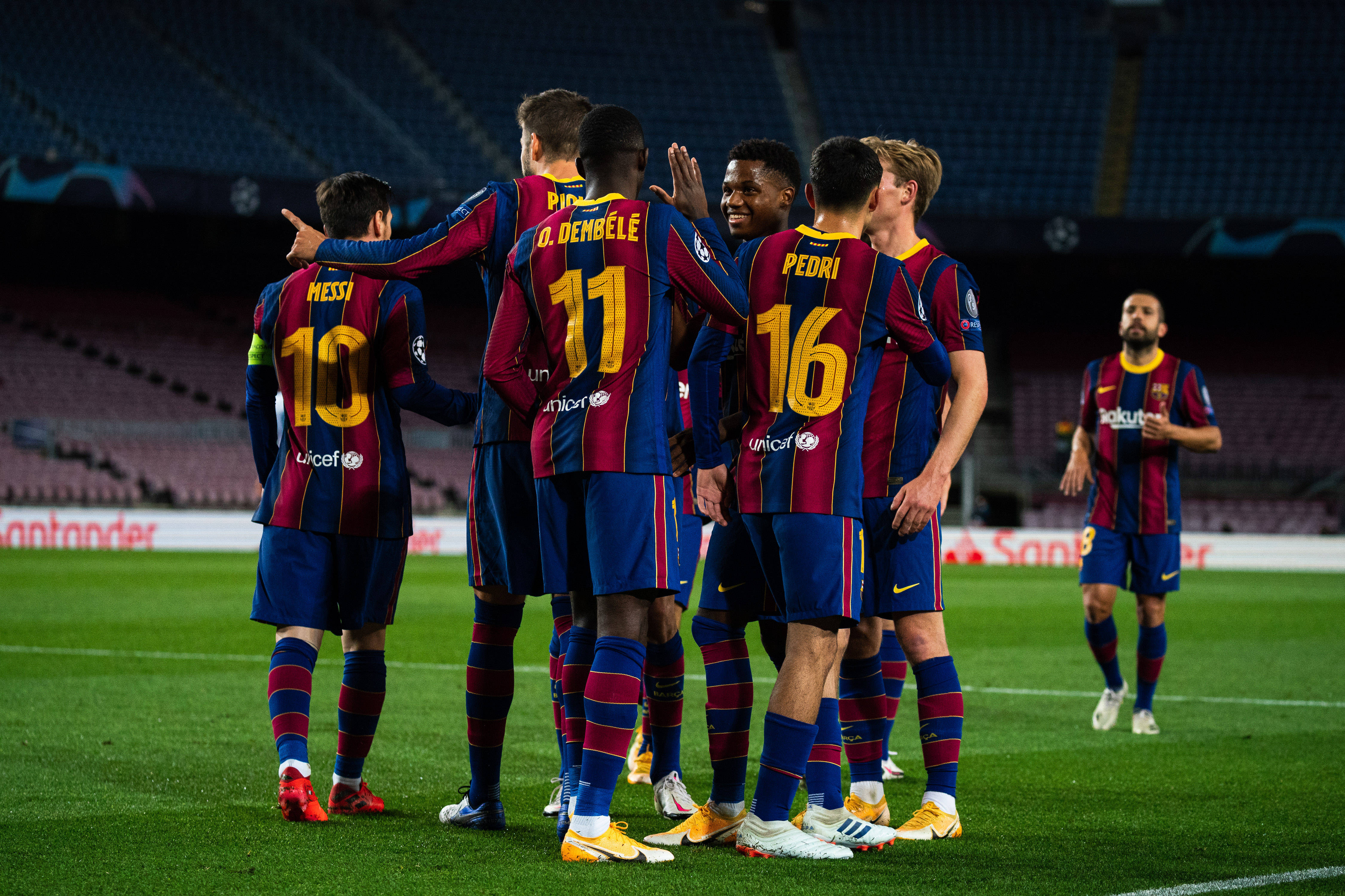 冲刺阶段西甲焦点战，多特蒙德战术微调，球迷炸锅，细节决定成败(中途岛最震撼的海战)-爱游戏官方网站