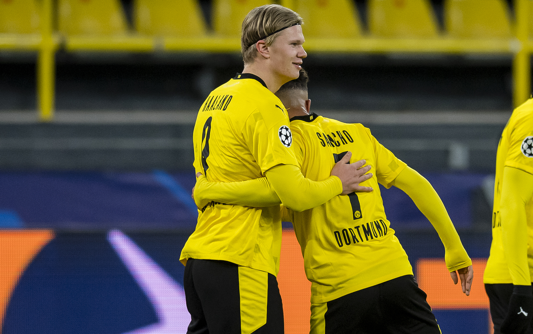 包含加时末段犹他爵士单刀错失——欧冠节点到来，气氛紧张，轮换策略成焦点的词条-爱游戏